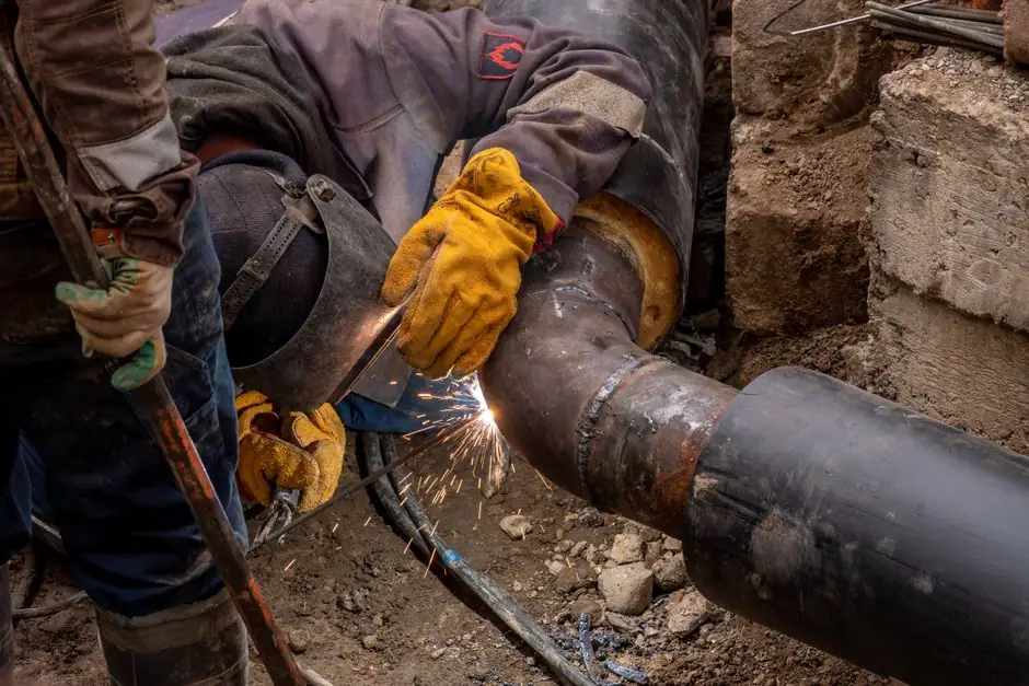 plumbing pasadena technician on site